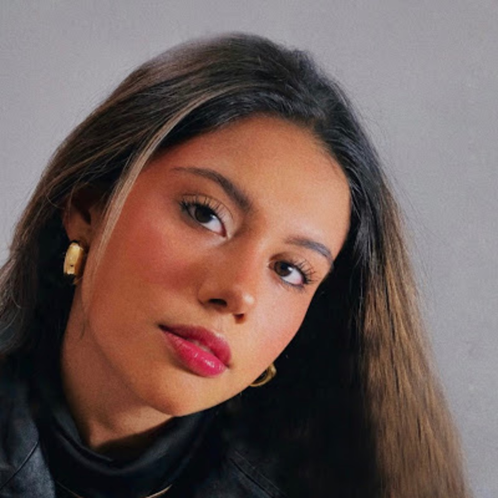 Meet your Posher, Camila